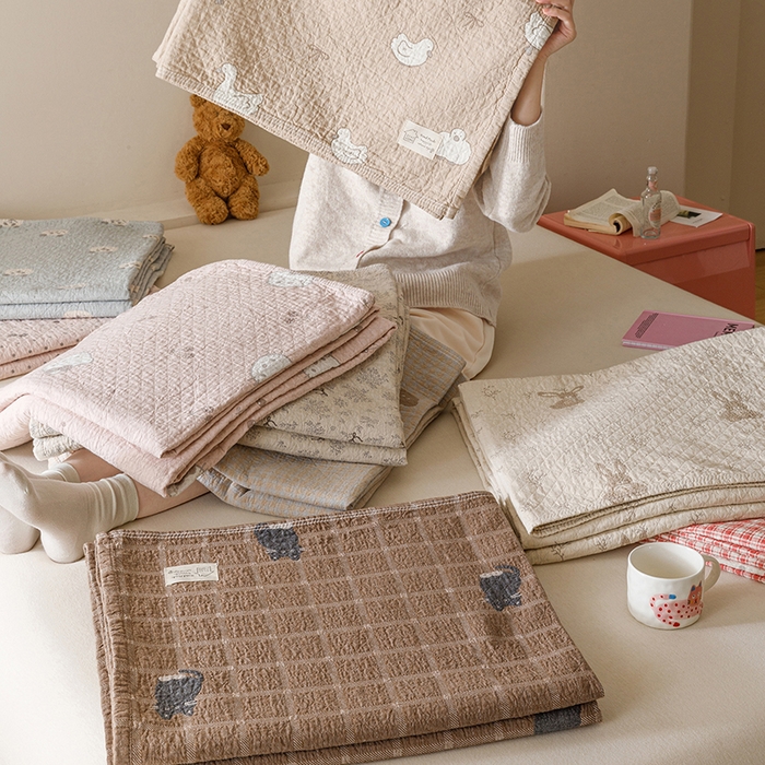 91家纺网 家纺一手货源 找家纺 麻依 2025新款安心棉床盖三件全棉四层纱布床单 组合