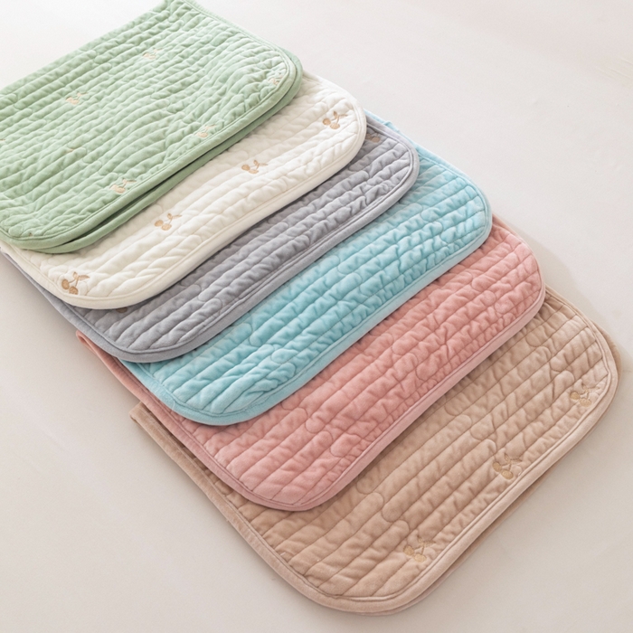 91家纺网 家纺一手货源 找家纺 （总）佳笠家居 2025新款婴儿绒宝宝绒樱桃刺绣夹棉床笠