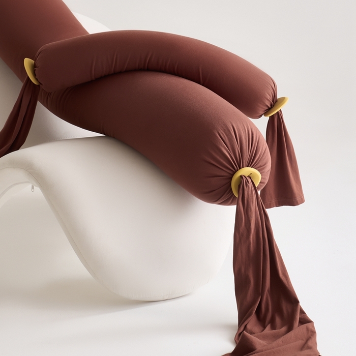 91家纺网 家纺一手货源 找家纺 丽笙被芯 2025新款懒宝儿孕妇安抚抱抱枕成人款婴幼儿款抱枕单品抱枕单件抱枕 焦糖咖(婴幼儿款)