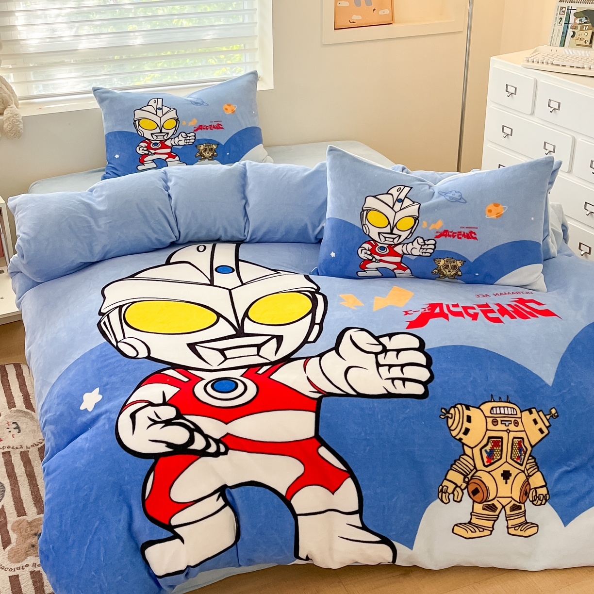 91家纺网 家纺一手货源 找家纺 蘭菲家纺 2025新款奥特曼牛奶绒四件套 奥特曼-出击