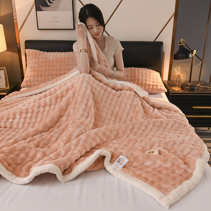 91家纺网 家纺一手货源 找家纺 yyds网供 2025新款仿兔绒毛毯子超柔毛绒毯面包格高克重盖毯沙发毯冬季兔绒格 兔绒格-玉粉