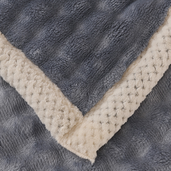 91家纺网 家纺一手货源 找家纺 yyds网供 2025新款仿兔绒毛毯子超柔毛绒毯面包格高克重盖毯沙发毯冬季兔绒格 兔绒格-雾蓝-风格二