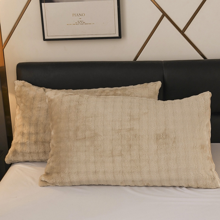 91家纺网 家纺一手货源 找家纺 yyds网供 2025新款仿兔绒毛毯子超柔毛绒毯面包格高克重盖毯沙发毯冬季兔绒格 兔绒格-米咖-风格二