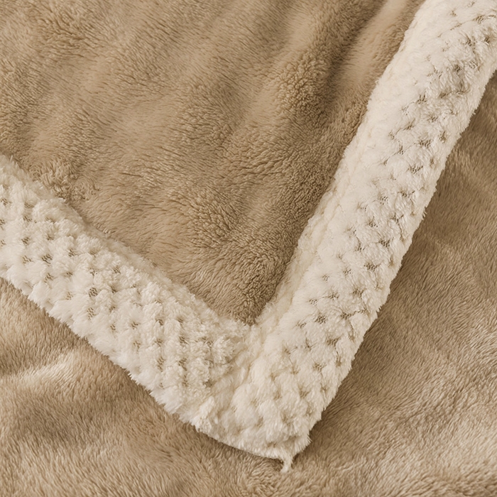 91家纺网 家纺一手货源 找家纺 yyds网供 2025新款仿兔绒毛毯子超柔毛绒毯面包格高克重盖毯沙发毯冬季兔绒格 兔绒格-米咖-风格二