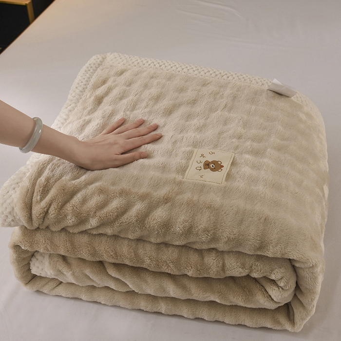 91家纺网 家纺一手货源 找家纺 yyds网供 2025新款仿兔绒毛毯子超柔毛绒毯面包格高克重盖毯沙发毯冬季兔绒格 兔绒格-米咖-风格二