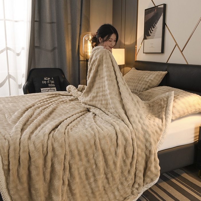 91家纺网 家纺一手货源 找家纺 yyds网供 2025新款仿兔绒毛毯子超柔毛绒毯面包格高克重盖毯沙发毯冬季兔绒格 兔绒格-米咖