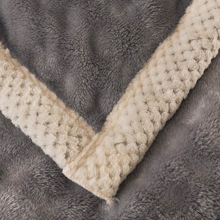 91家纺网 家纺一手货源 找家纺 yyds网供 2025新款仿兔绒毛毯子超柔毛绒毯面包格高克重盖毯沙发毯冬季兔绒格 兔绒格-浅灰