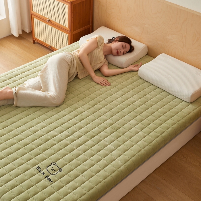 91家纺网 家纺一手货源 找家纺 （总）喜她床垫 2025新款保暖牛奶绒抗压棉床垫（专版烫画）