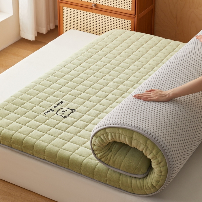 91家纺网 家纺一手货源 找家纺 （总）喜她床垫 2025新款保暖牛奶绒抗压棉床垫（专版烫画）