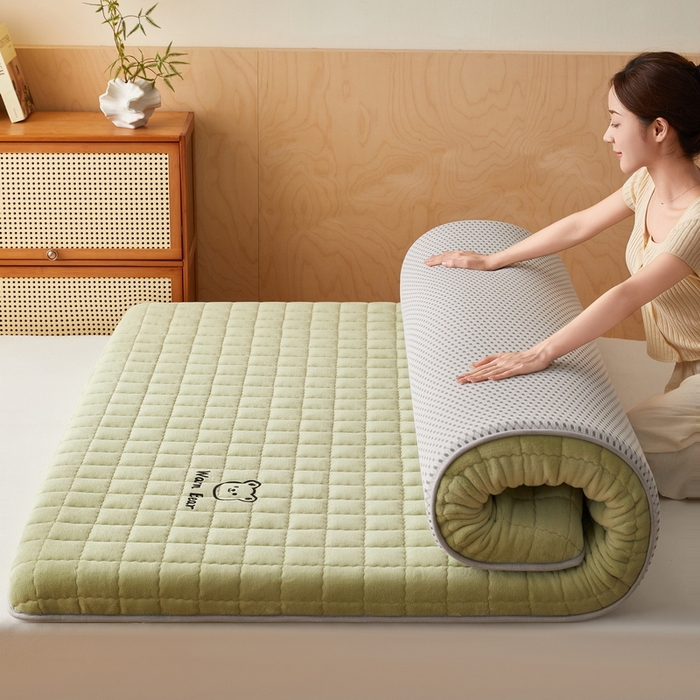 91家纺网 家纺一手货源 找家纺 （总）喜她床垫 2025新款保暖牛奶绒抗压棉床垫（专版烫画）