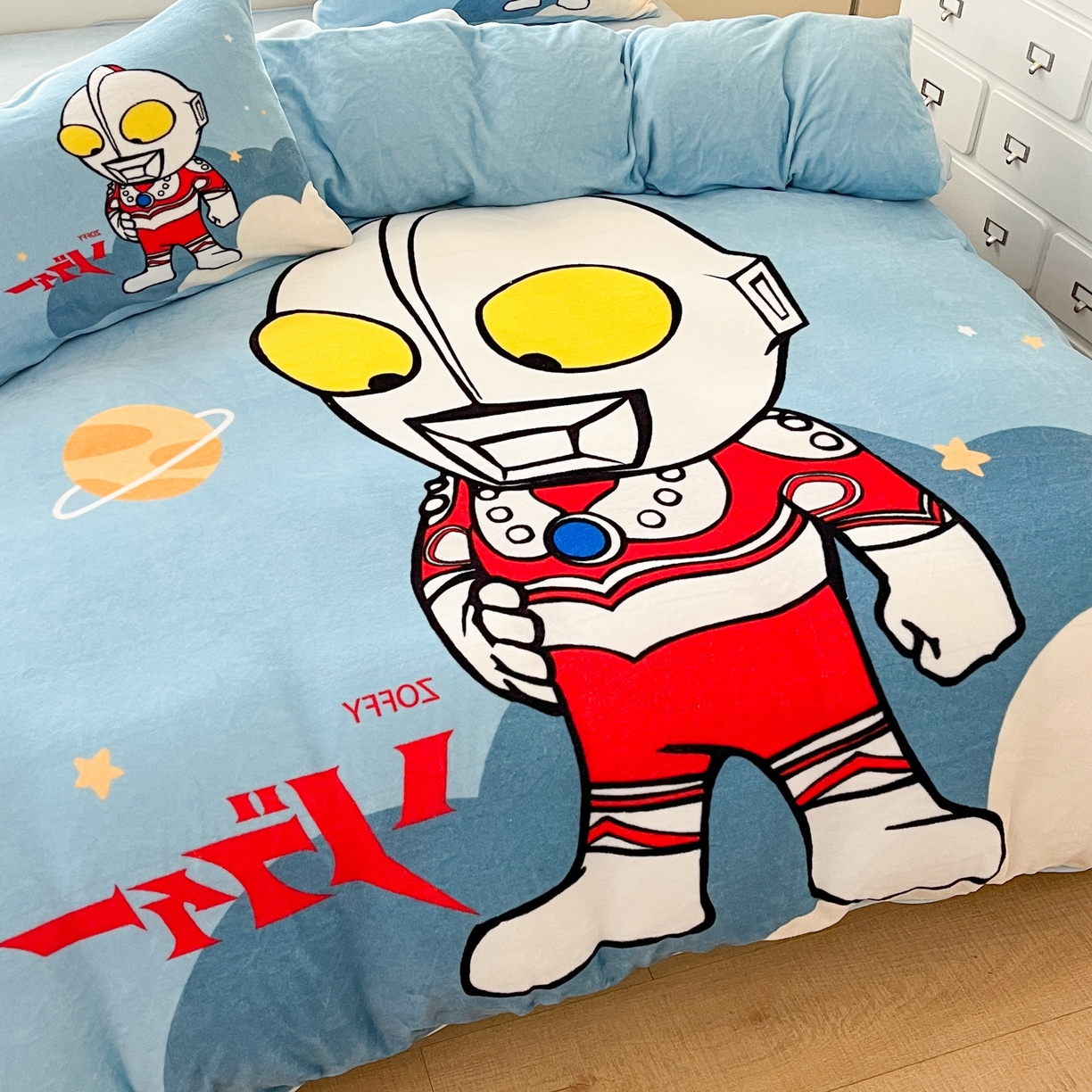 91家纺网 家纺一手货源 找家纺 蘭菲家纺 2025新款奥特曼牛奶绒四件套 奥特曼-发呆