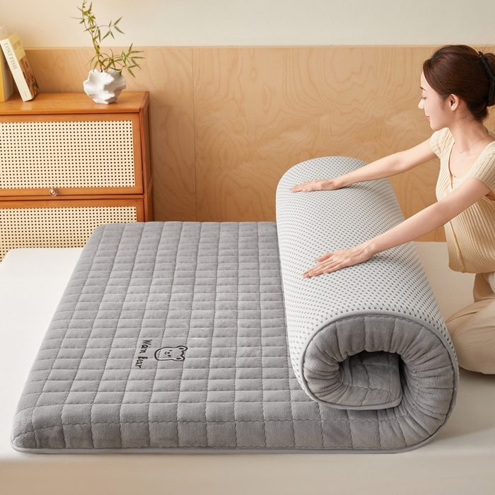 91家纺网 家纺一手货源 找家纺 喜她床垫 2025新款保暖牛奶绒抗压棉床垫（专版烫画） 牛奶绒灰（5cm）