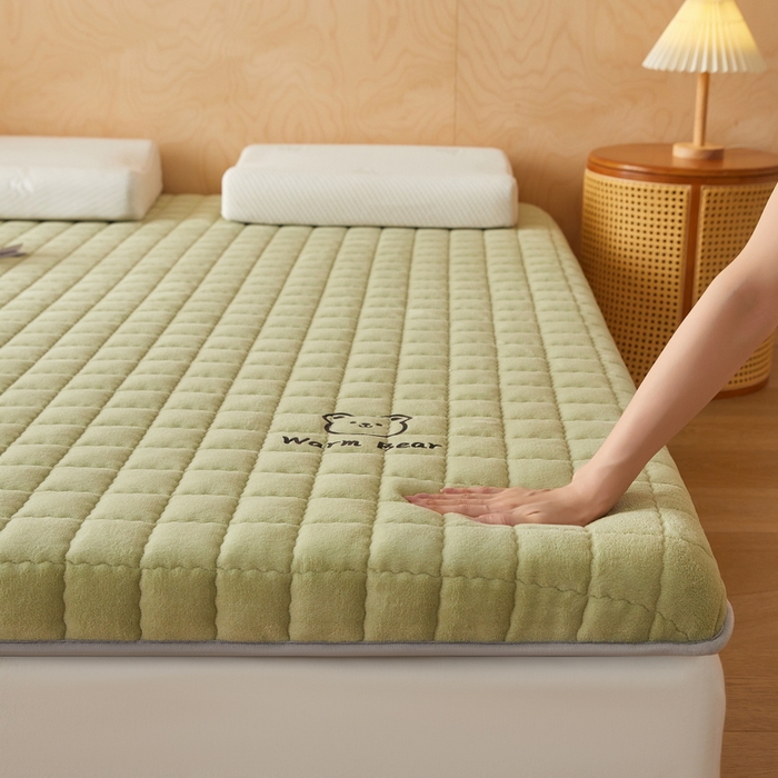 91家纺网 家纺一手货源 找家纺 喜她床垫 2025新款保暖牛奶绒抗压棉床垫（专版烫画） 牛奶绒绿（8cm）