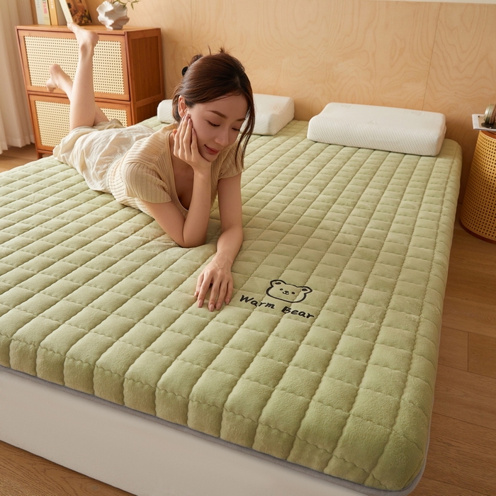 91家纺网 家纺一手货源 找家纺 喜她床垫 2025新款保暖牛奶绒抗压棉床垫（专版烫画） 牛奶绒绿（8cm）