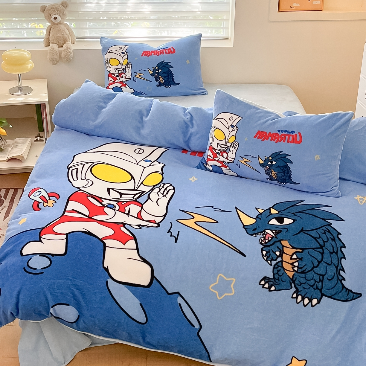 91家纺网 家纺一手货源 找家纺 蘭菲家纺 2025新款奥特曼牛奶绒四件套 奥特曼-闪电