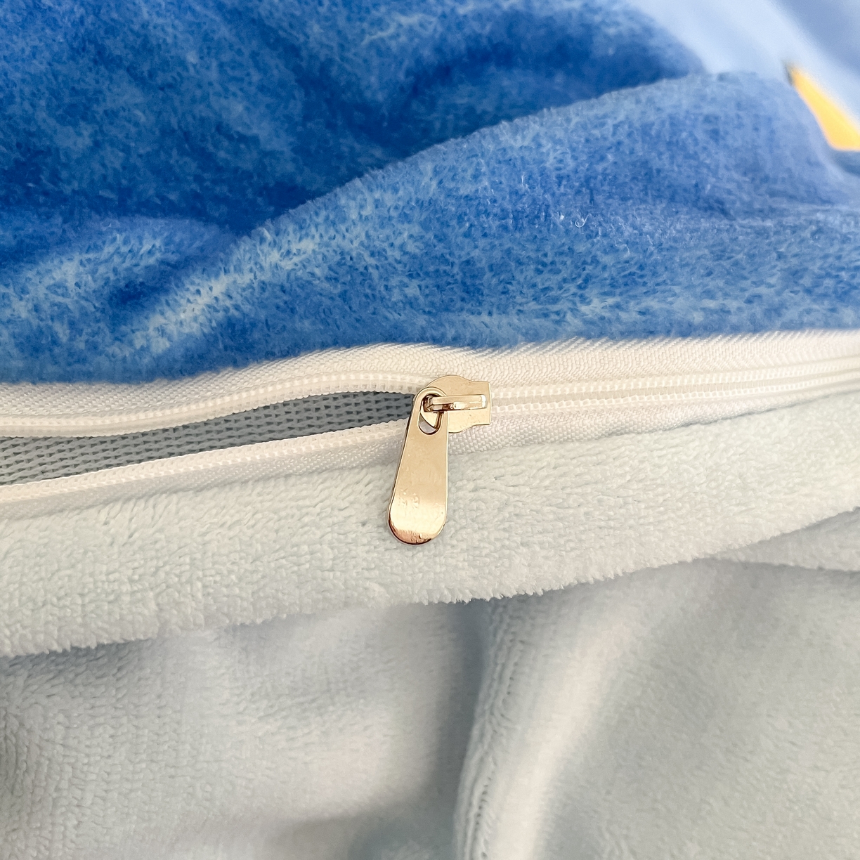 91家纺网 家纺一手货源 找家纺 蘭菲家纺 2025新款奥特曼牛奶绒四件套 奥特曼-闪电