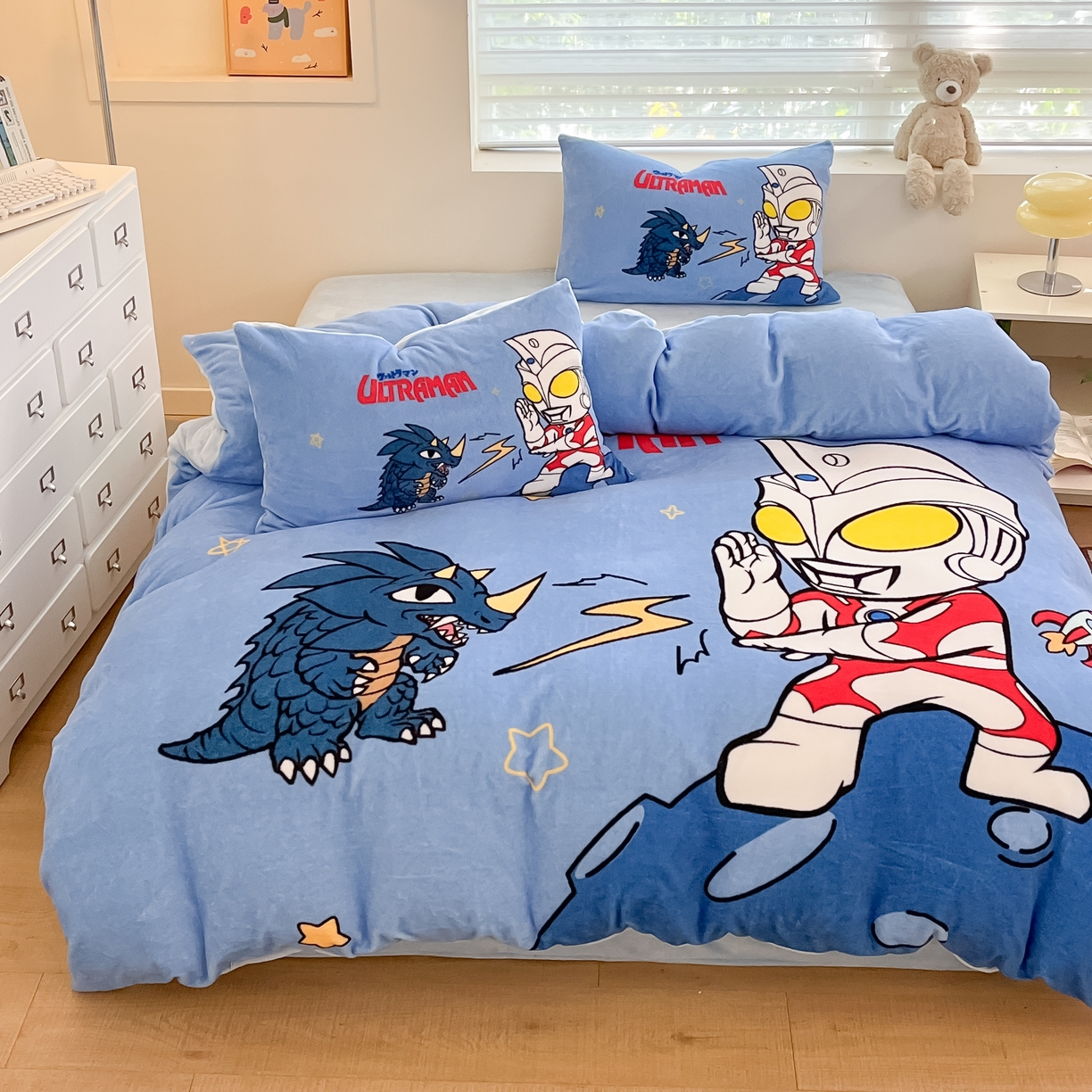 91家纺网 家纺一手货源 找家纺 蘭菲家纺 2025新款奥特曼牛奶绒四件套 奥特曼-闪电