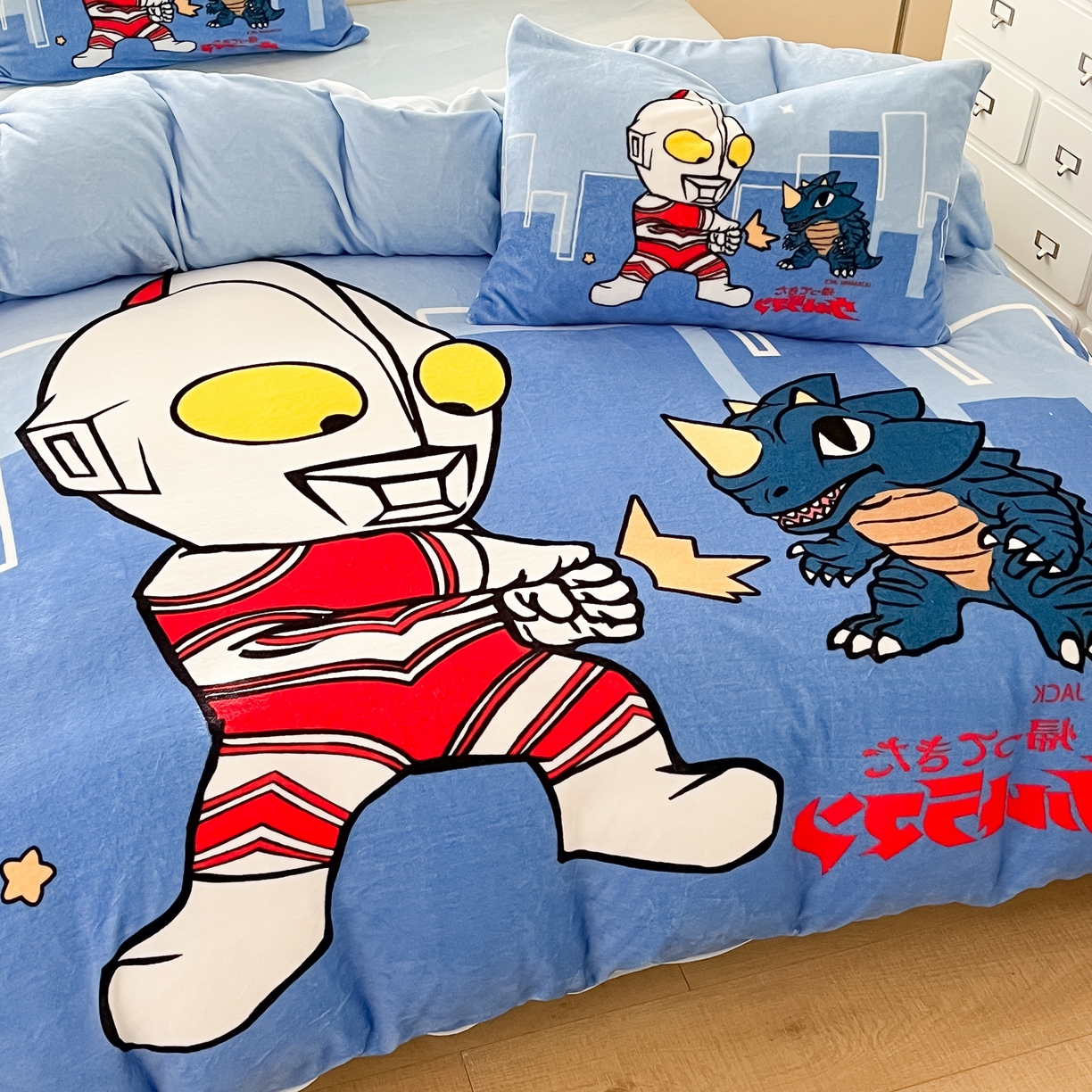 91家纺网 家纺一手货源 找家纺 蘭菲家纺 2025新款奥特曼牛奶绒四件套 奥特曼-勇士