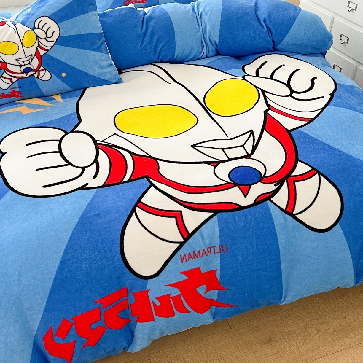 91家纺网 家纺一手货源 找家纺 蘭菲家纺 2025新款奥特曼牛奶绒四件套 奥特曼.正义之侠