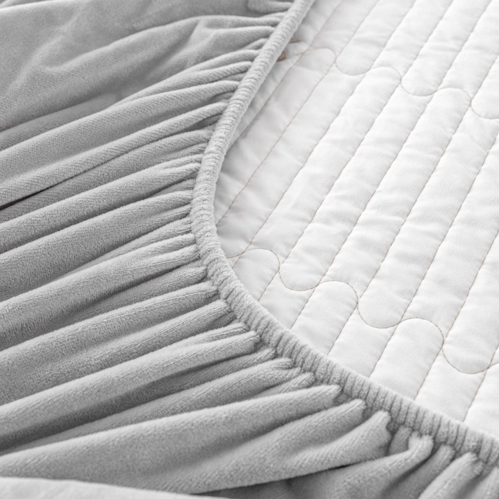 91家纺网 家纺一手货源 找家纺 佳笠家居 2025新款婴儿绒宝宝绒樱桃刺绣夹棉床笠 高级灰