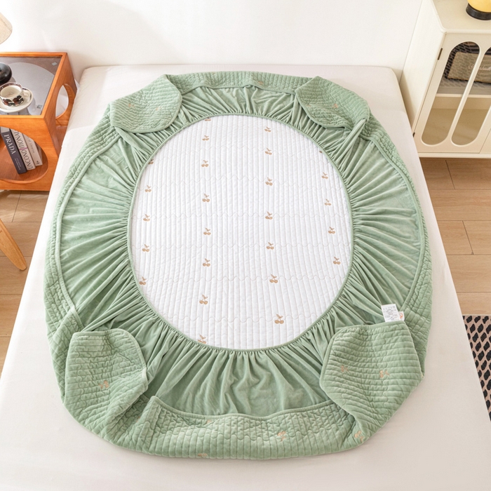 91家纺网 家纺一手货源 找家纺 佳笠家居 2025新款婴儿绒宝宝绒樱桃刺绣夹棉床笠 青柠色