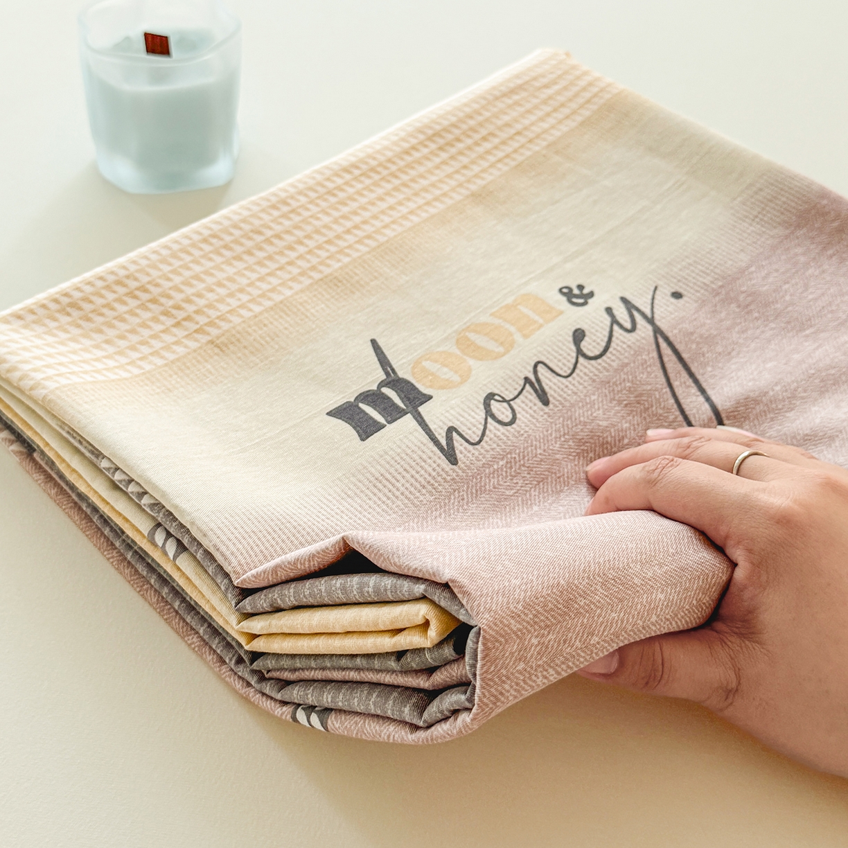 91家纺网 家纺一手货源 找家纺 尚帛 2026新款全棉品质喷气印花爆款四件套 多规格套件 单品系列-单床单 协奏曲-红