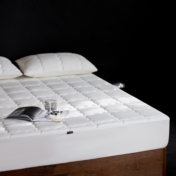 91家纺网 家纺一手货源 找家纺 丽笙被芯 2025新款抑菌低致敏四季床护垫 抑菌低致敏四季床护垫 床笠款