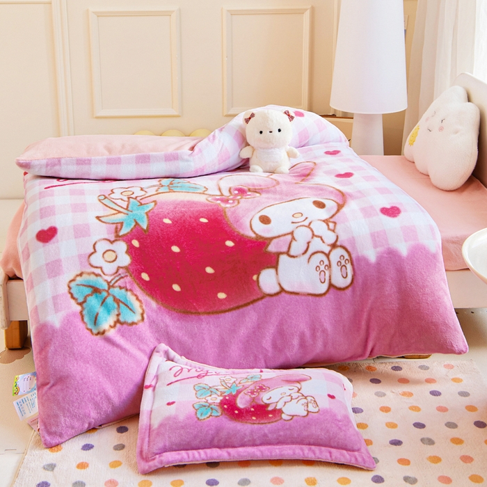 91家纺网 家纺一手货源 找家纺 乐秀家纺 2025新款大版三丽鸥牛奶绒幼儿园被子可拆卸 单被套+被芯 甜心美乐蒂