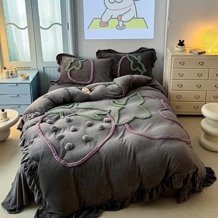 缘生活 2025新款牛奶绒-簇绒绣草莓四件套 簇绒绣草莓-灰色