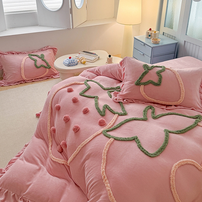 91家纺网 家纺一手货源 找家纺 缘生活 2025新款牛奶绒-簇绒绣草莓四件套 簇绒绣草莓-粉色