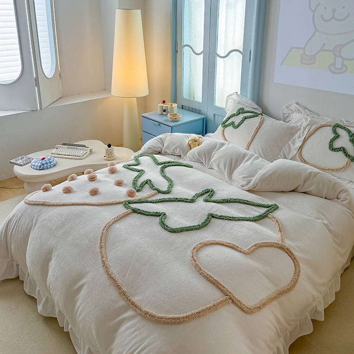 91家纺网 家纺一手货源 找家纺 缘生活 2025新款牛奶绒-簇绒绣草莓四件套 簇绒绣草莓-本白