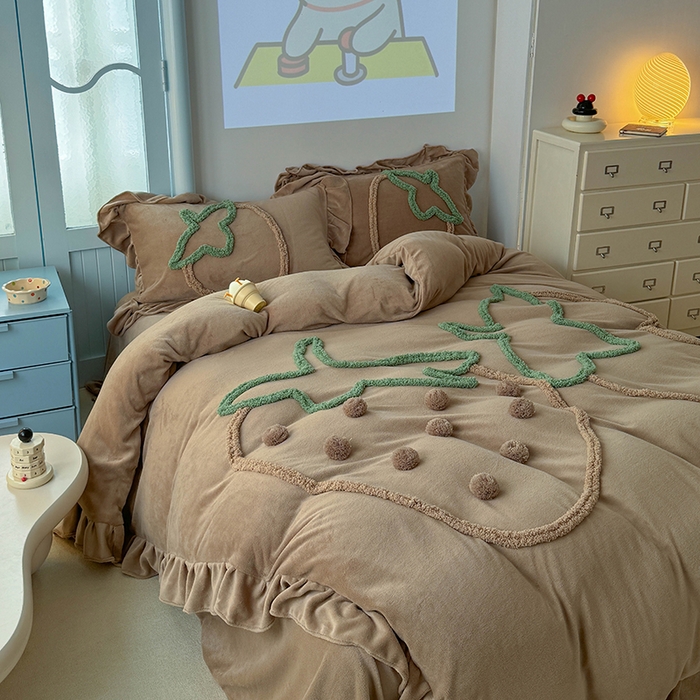 91家纺网 家纺一手货源 找家纺 缘生活 2025新款牛奶绒-簇绒绣草莓四件套 簇绒绣草莓-深咖