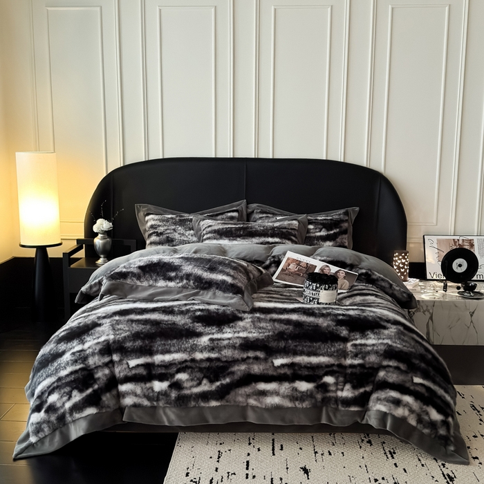 91家纺网 家纺一手货源 找家纺 九花鹿 2025新款宽边水貂绒皮草绒四件套 水貂绒-玛丽娜(气质灰）