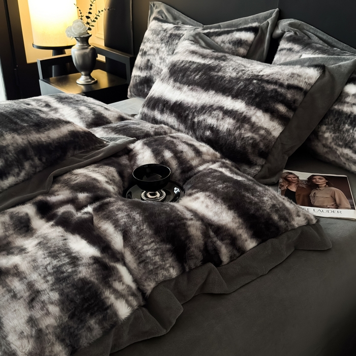 91家纺网 家纺一手货源 找家纺 九花鹿 2025新款宽边水貂绒皮草绒四件套 水貂绒-玛丽娜(气质灰）