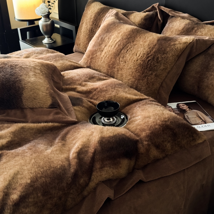 91家纺网 家纺一手货源 找家纺 九花鹿 2025新款宽边水貂绒皮草绒四件套 水貂绒-巴洛克