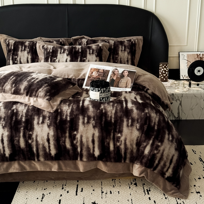 91家纺网 家纺一手货源 找家纺 （总）九花鹿 2025新款宽边水貂绒皮草绒四件套