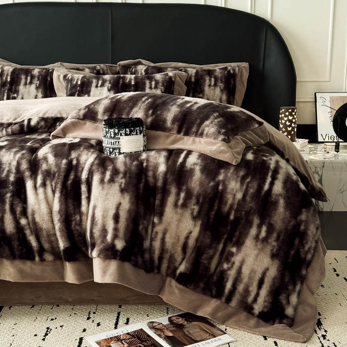 91家纺网 家纺一手货源 找家纺 （总）九花鹿 2025新款宽边水貂绒皮草绒四件套