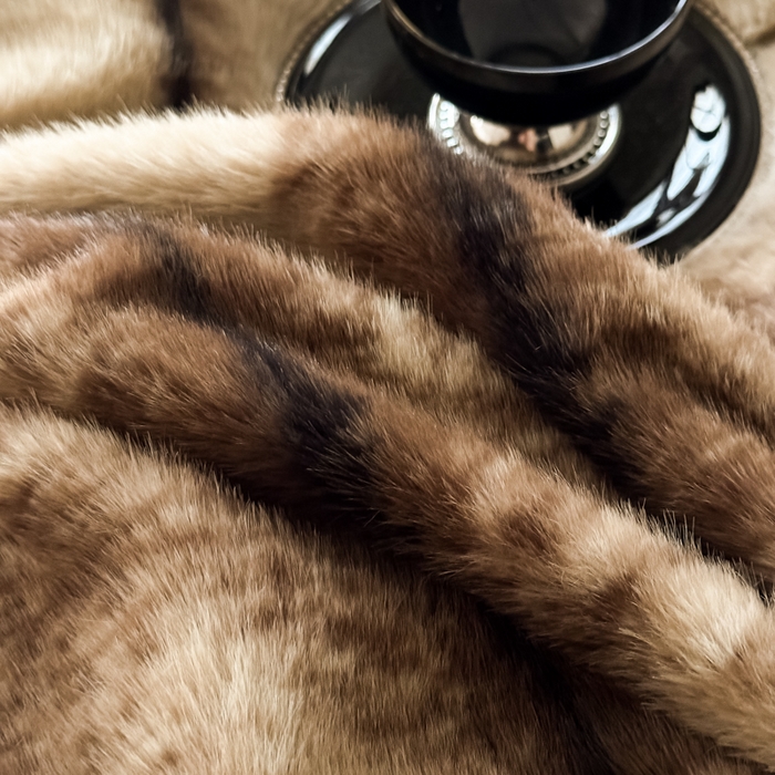 91家纺网 家纺一手货源 找家纺 九花鹿 2025新款宽边水貂绒皮草绒四件套 水貂绒-佩兹利