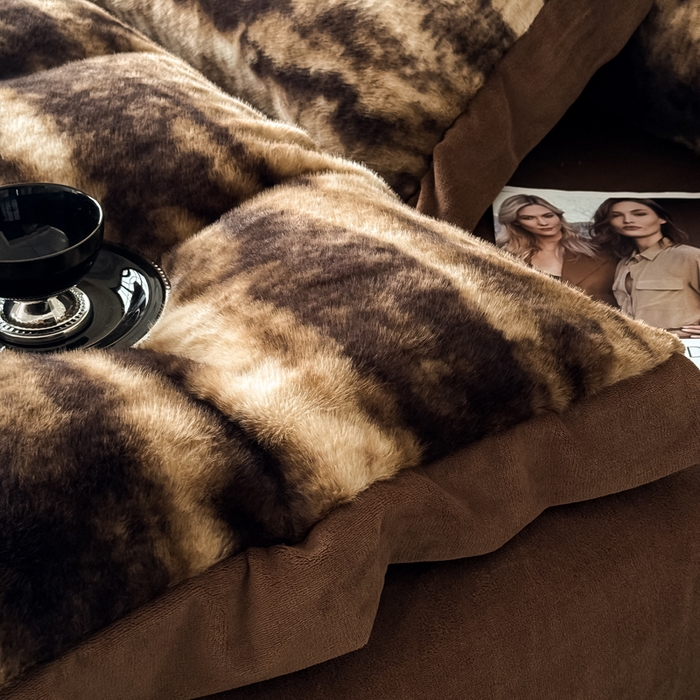 91家纺网 家纺一手货源 找家纺 九花鹿 2025新款宽边水貂绒皮草绒四件套 水貂绒-玛丽娜(拿铁棕)