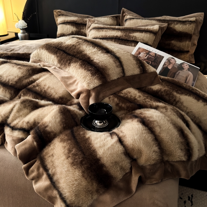 91家纺网 家纺一手货源 找家纺 九花鹿 2025新款宽边水貂绒皮草绒四件套 水貂绒-佩兹利