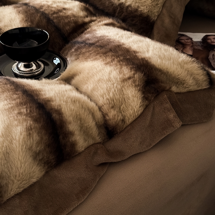 91家纺网 家纺一手货源 找家纺 九花鹿 2025新款宽边水貂绒皮草绒四件套 水貂绒-佩兹利