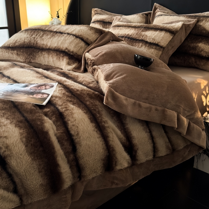 91家纺网 家纺一手货源 找家纺 九花鹿 2025新款宽边水貂绒皮草绒四件套 水貂绒-佩兹利