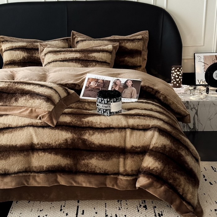 91家纺网 家纺一手货源 找家纺 九花鹿 2025新款宽边水貂绒皮草绒四件套 水貂绒-佩兹利