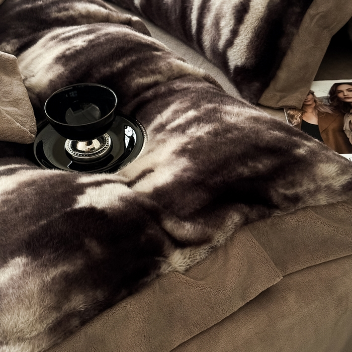 91家纺网 家纺一手货源 找家纺 九花鹿 2025新款宽边水貂绒皮草绒四件套 水貂绒-艾莉