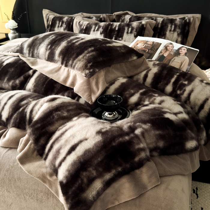 91家纺网 家纺一手货源 找家纺 九花鹿 2025新款宽边水貂绒皮草绒四件套 水貂绒-艾莉