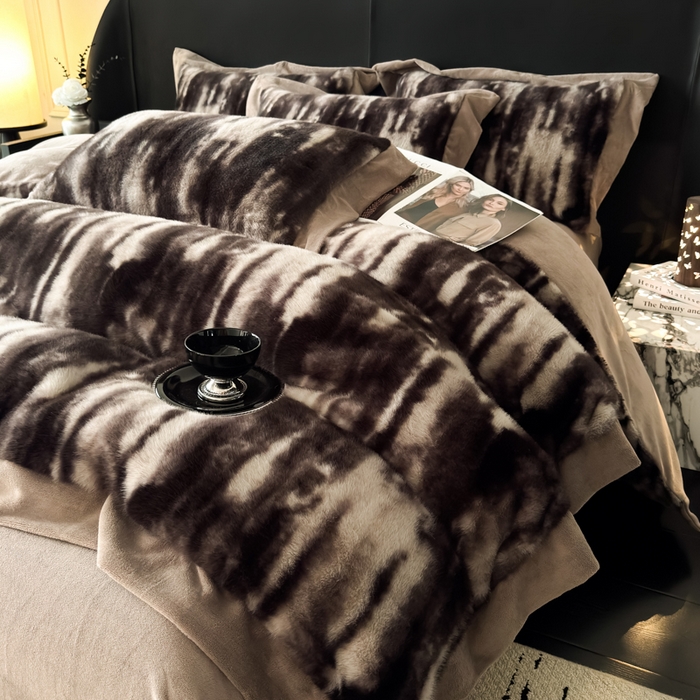 91家纺网 家纺一手货源 找家纺 九花鹿 2025新款宽边水貂绒皮草绒四件套 水貂绒-艾莉