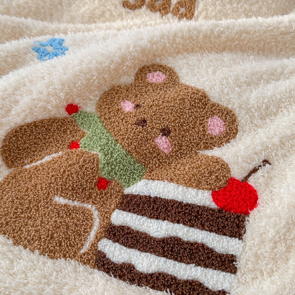 91家纺网 家纺一手货源 找家纺 柚子YOUTH 2025新款双面泰迪绒毛巾绣四件套 小茄子