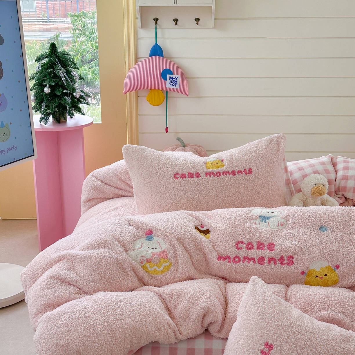 91家纺网 家纺一手货源 找家纺 柚子YOUTH 2025新款双面泰迪绒毛巾绣四件套 甜甜圈