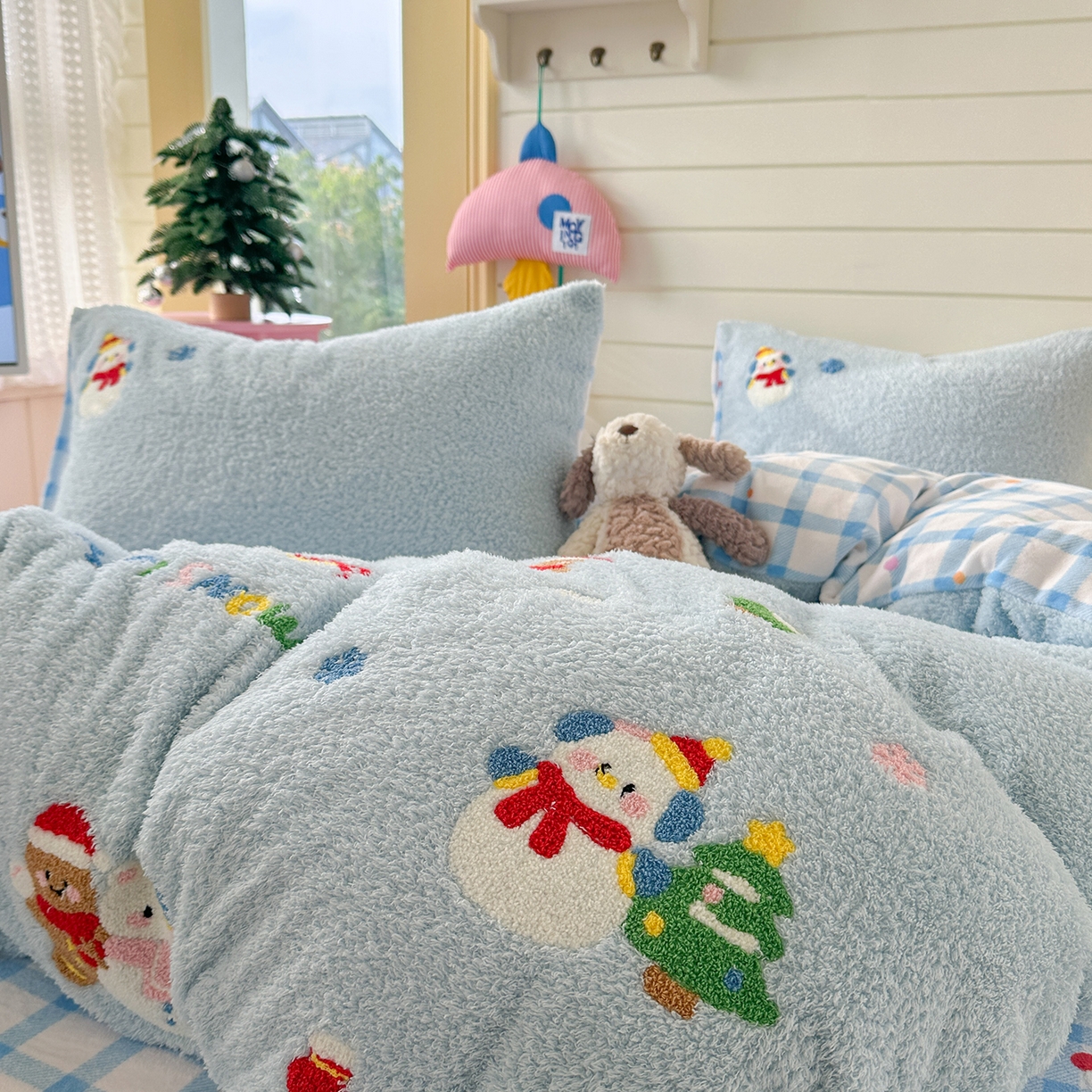 91家纺网 家纺一手货源 找家纺 柚子YOUTH 2025新款双面泰迪绒毛巾绣四件套 雪人王国