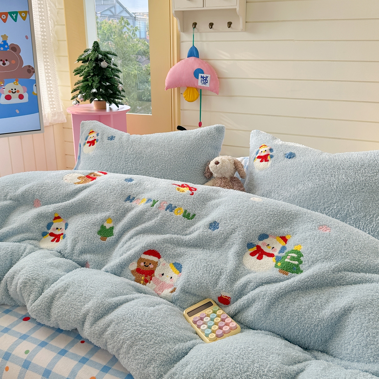 91家纺网 家纺一手货源 找家纺 柚子YOUTH 2025新款双面泰迪绒毛巾绣四件套 雪人王国